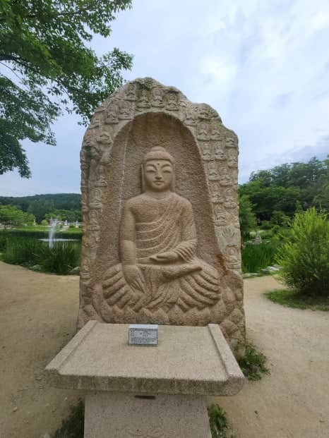 Temple sculpture 2
